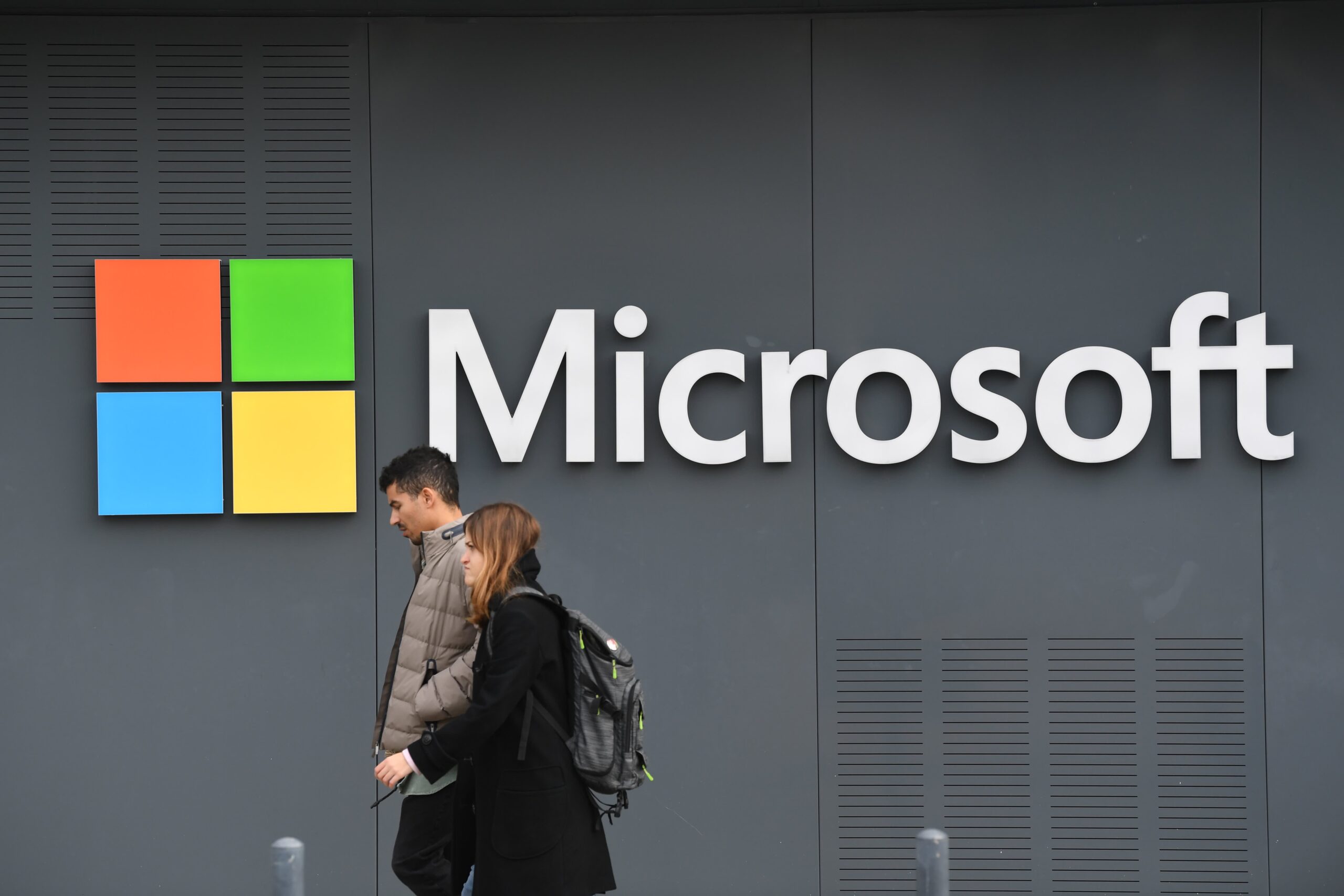 Navigating the Competitive Tech Job Market: Insights from a Resilient Microsoft Employee