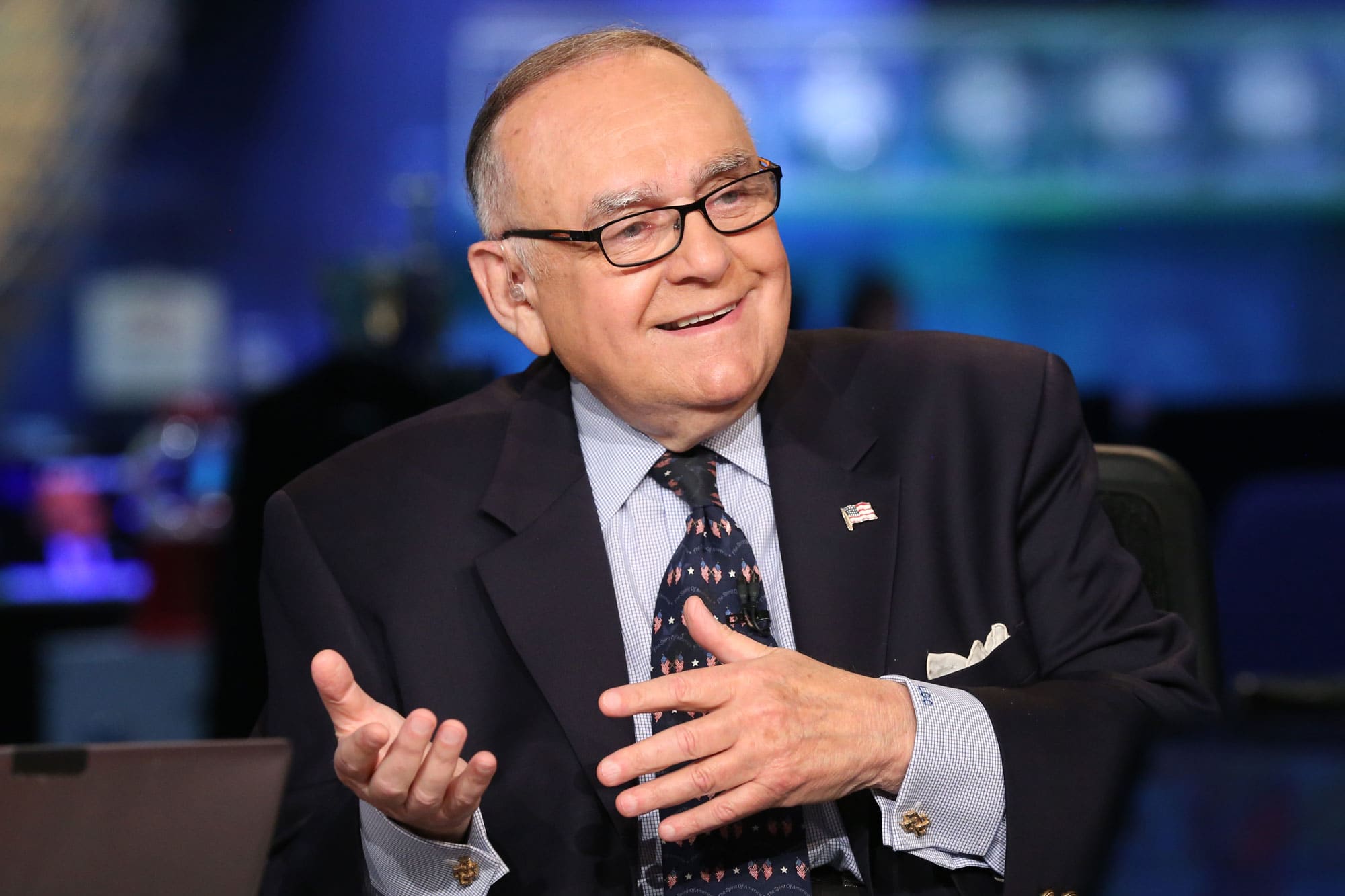 Billionaire Investor Leon Cooperman Advocates for Higher Interest Rates and Cautions Against Stock Market Highs